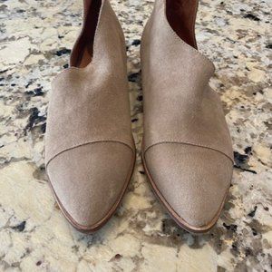 BRAND NEW Free People Royale Flats, Tan Suede, Size 10